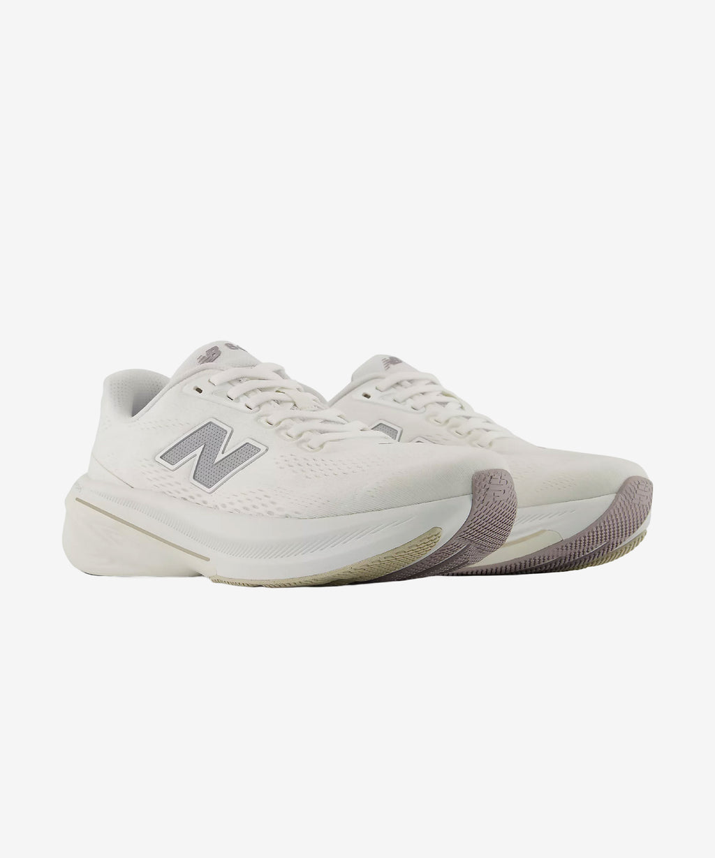 Women’s NB 860v15