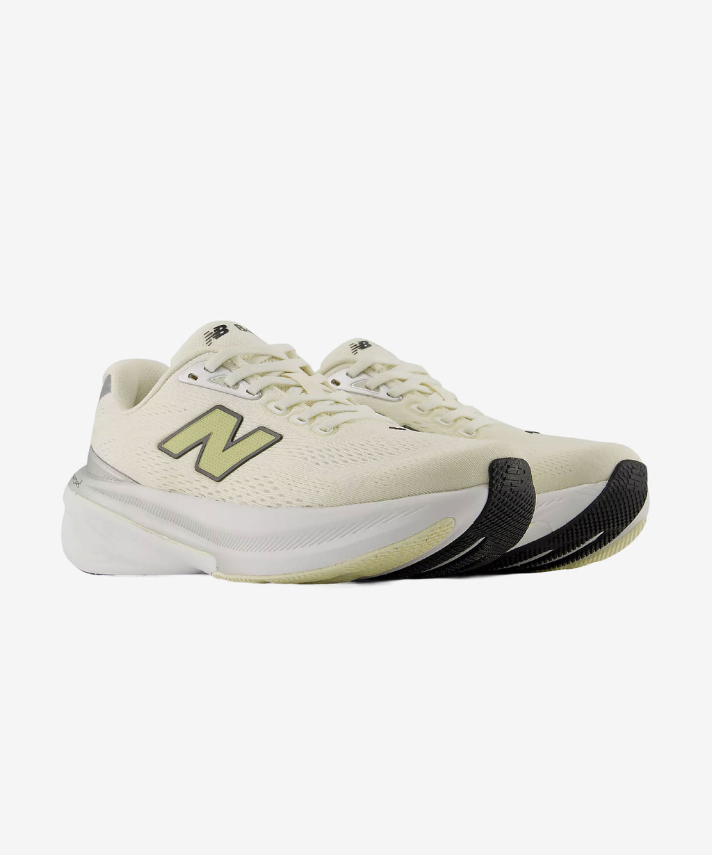 Women’s NB 860v15
